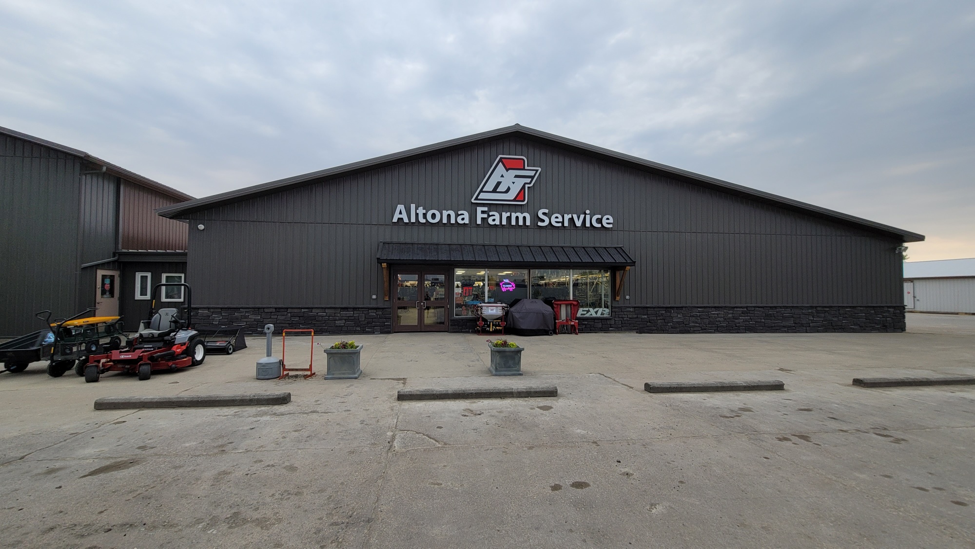 Altona Farm Service Ltd. - Harvest Red Coolers now available in