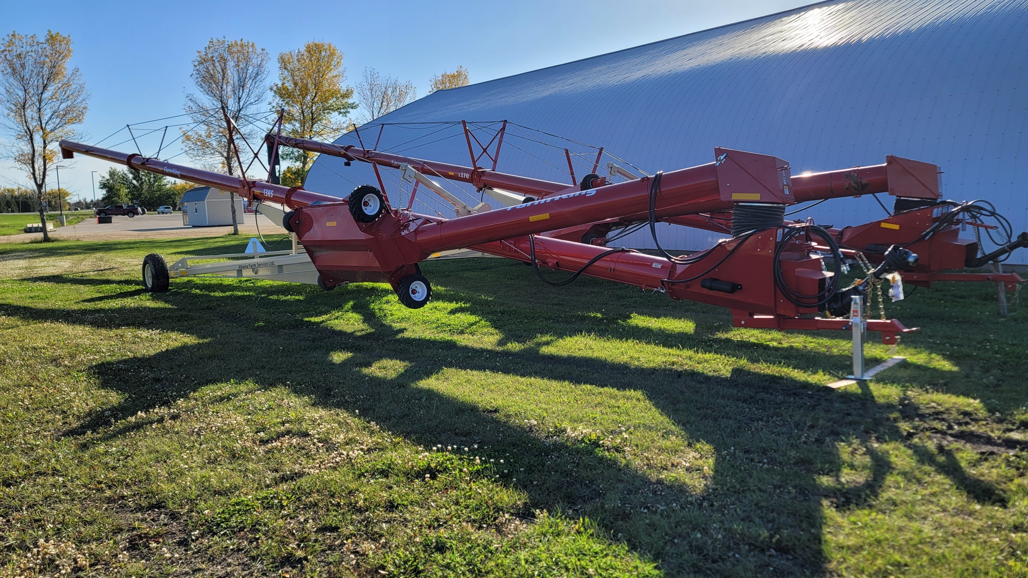 2023 Farm King Y1385TMMR Auger Enhance Farming Efficiency