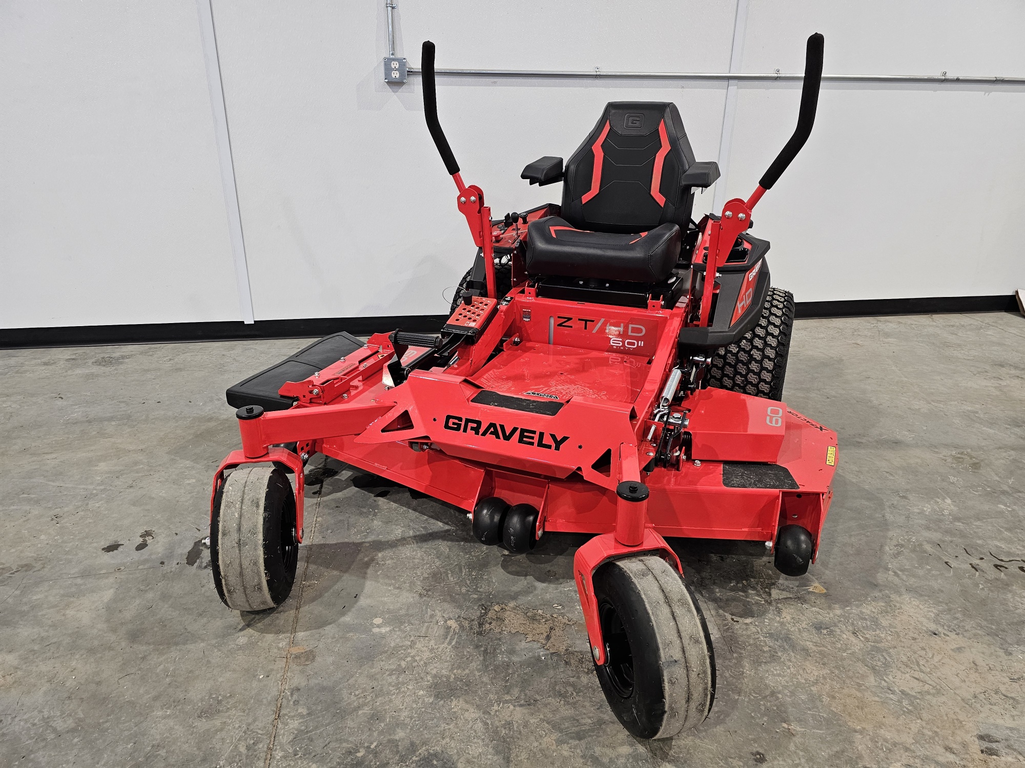 2024 Gravely ZT HD 60" ZeroTurn Mower Transform Your Lawn with Precision